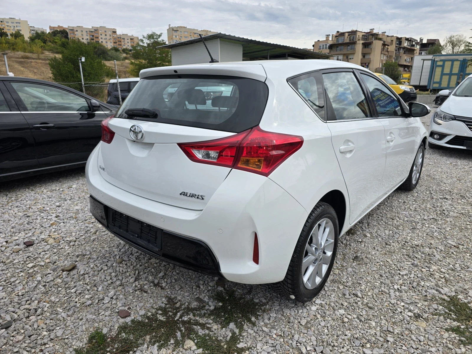 Toyota Auris 1.4 D4D 90kc EURO 5B - изображение 4