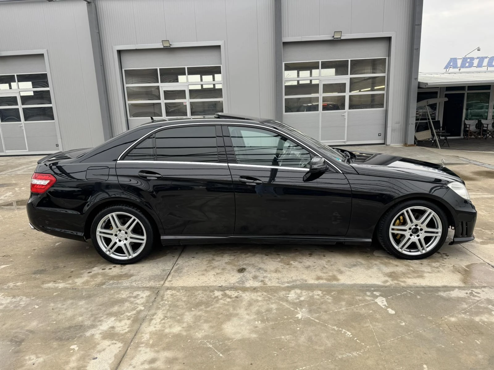 Mercedes-Benz E 350 231ps* AMG-Pack* Night Vision* H/K* КОЖА* НАВИ*  - изображение 6