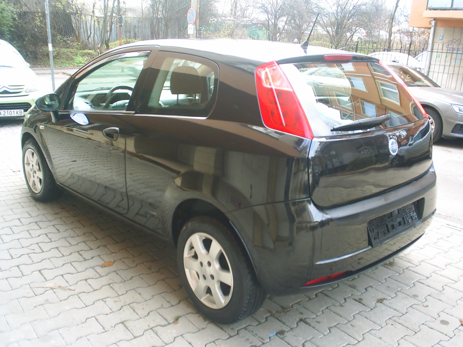 Fiat Punto 1.4 16V 78 к.с - изображение 6