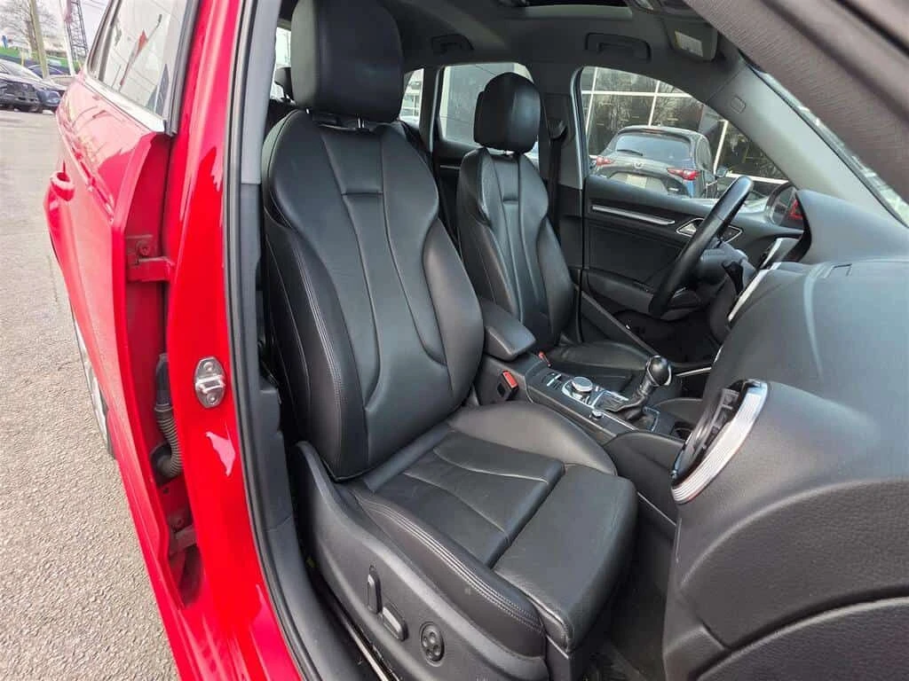 Audi A3 * BLIND SPOT MONITORING| NAV| REAR CAMERA| LEATHER, снимка 11 - Автомобили и джипове - 53918607