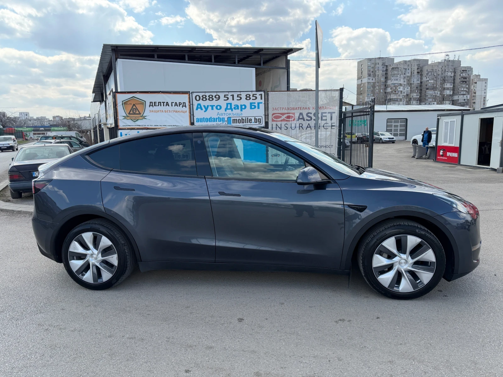 Tesla Model Y Long Range / 4x4 / 20 000 км, снимка 4 - Автомобили и джипове - 53978837