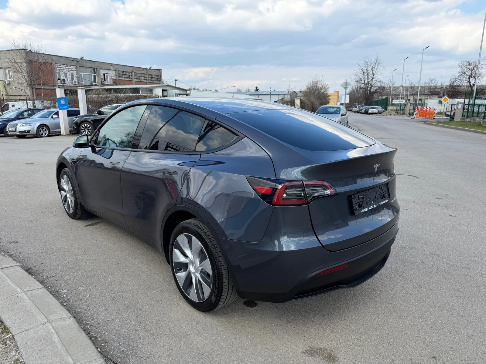 Tesla Model Y Long Range / 4x4 / 20 000 км, снимка 7 - Автомобили и джипове - 53978837