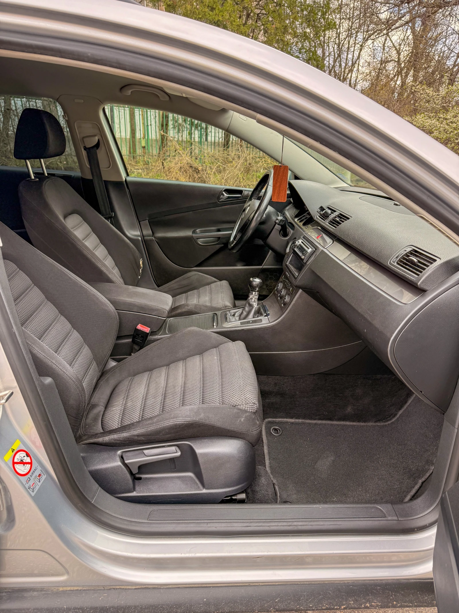 VW Passat 1.9 TDI, 105 кс, снимка 8 - Автомобили и джипове - 54212336