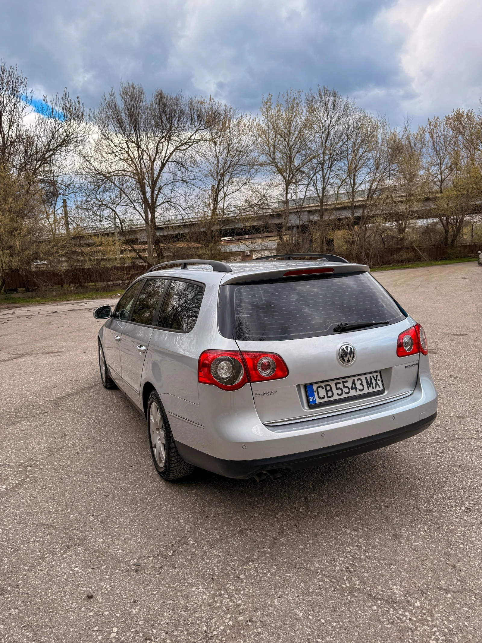 VW Passat 1.9 TDI, 105 кс, снимка 6 - Автомобили и джипове - 54212336