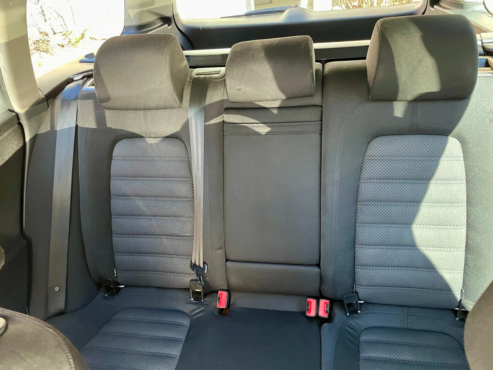 VW Passat 1.9 TDI, 105 кс, снимка 10 - Автомобили и джипове - 54212336