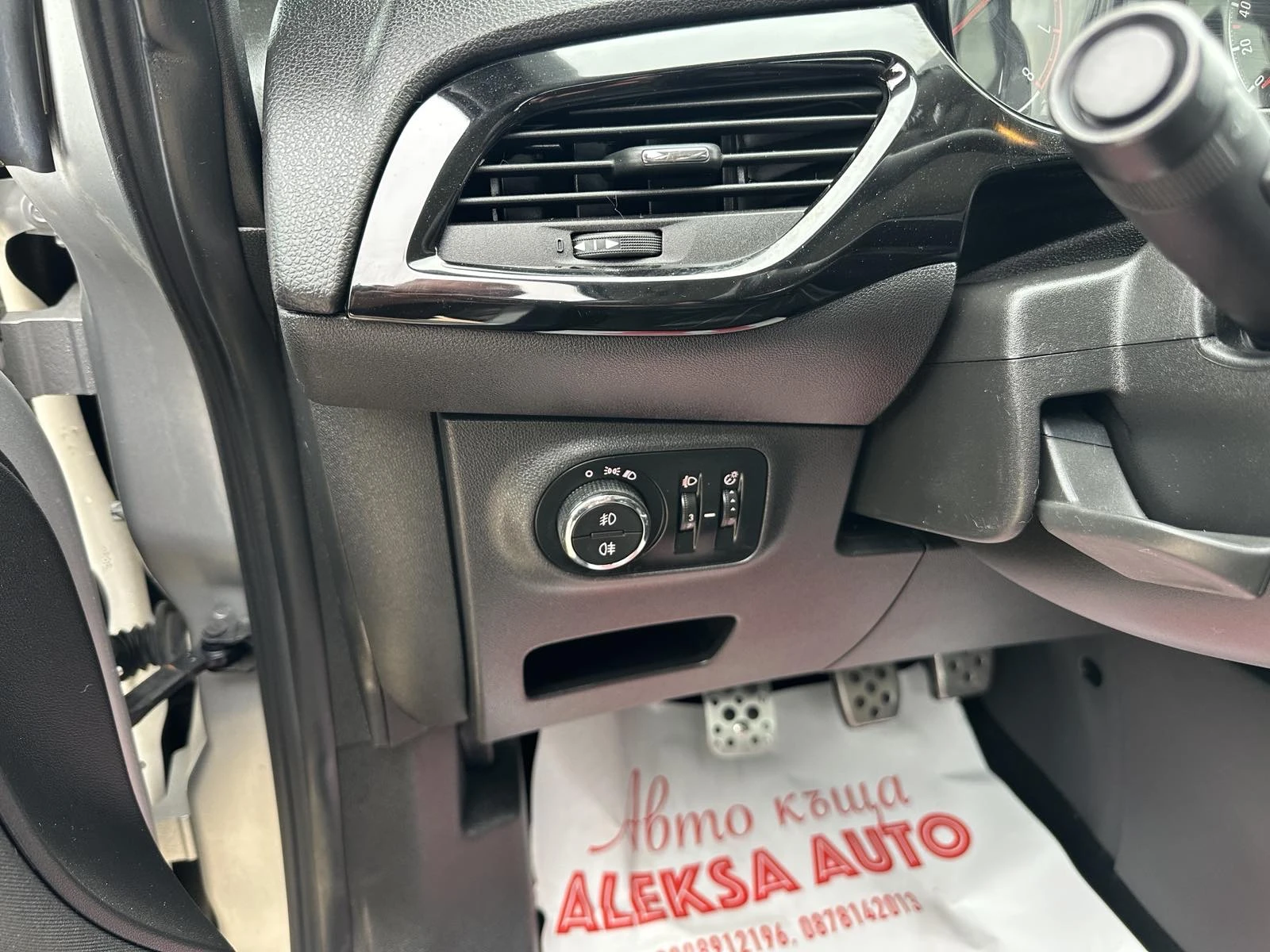 Opel Corsa 1, 4 нави, снимка 11 - Автомобили и джипове - 54347140