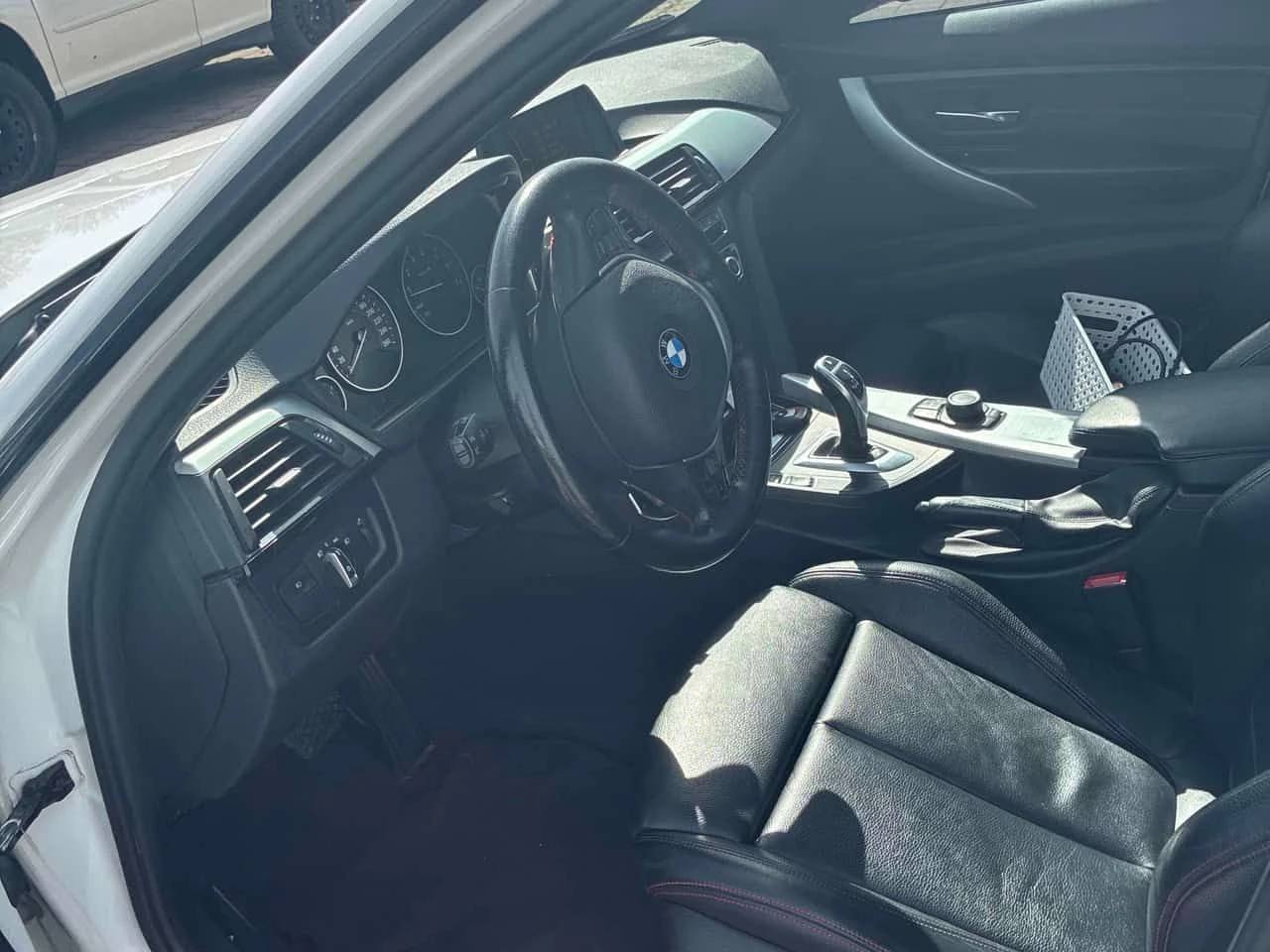 BMW 335 * 335i xDrive * ГЛАВНО ПРЕДСТАВИТЕЛСТВО* , снимка 9 - Автомобили и джипове - 54580918