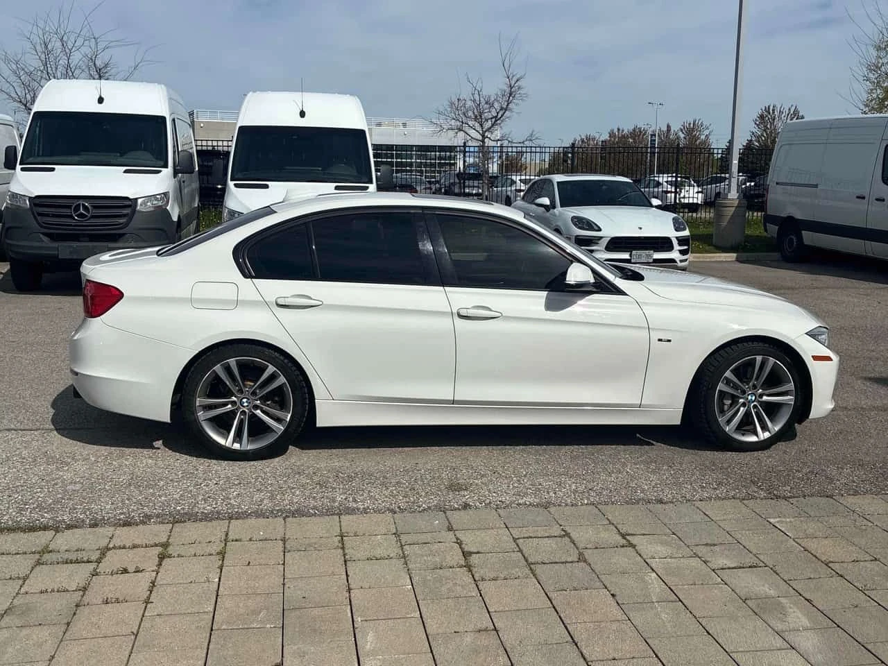 BMW 335 * 335i xDrive * ГЛАВНО ПРЕДСТАВИТЕЛСТВО* , снимка 4 - Автомобили и джипове - 54580918