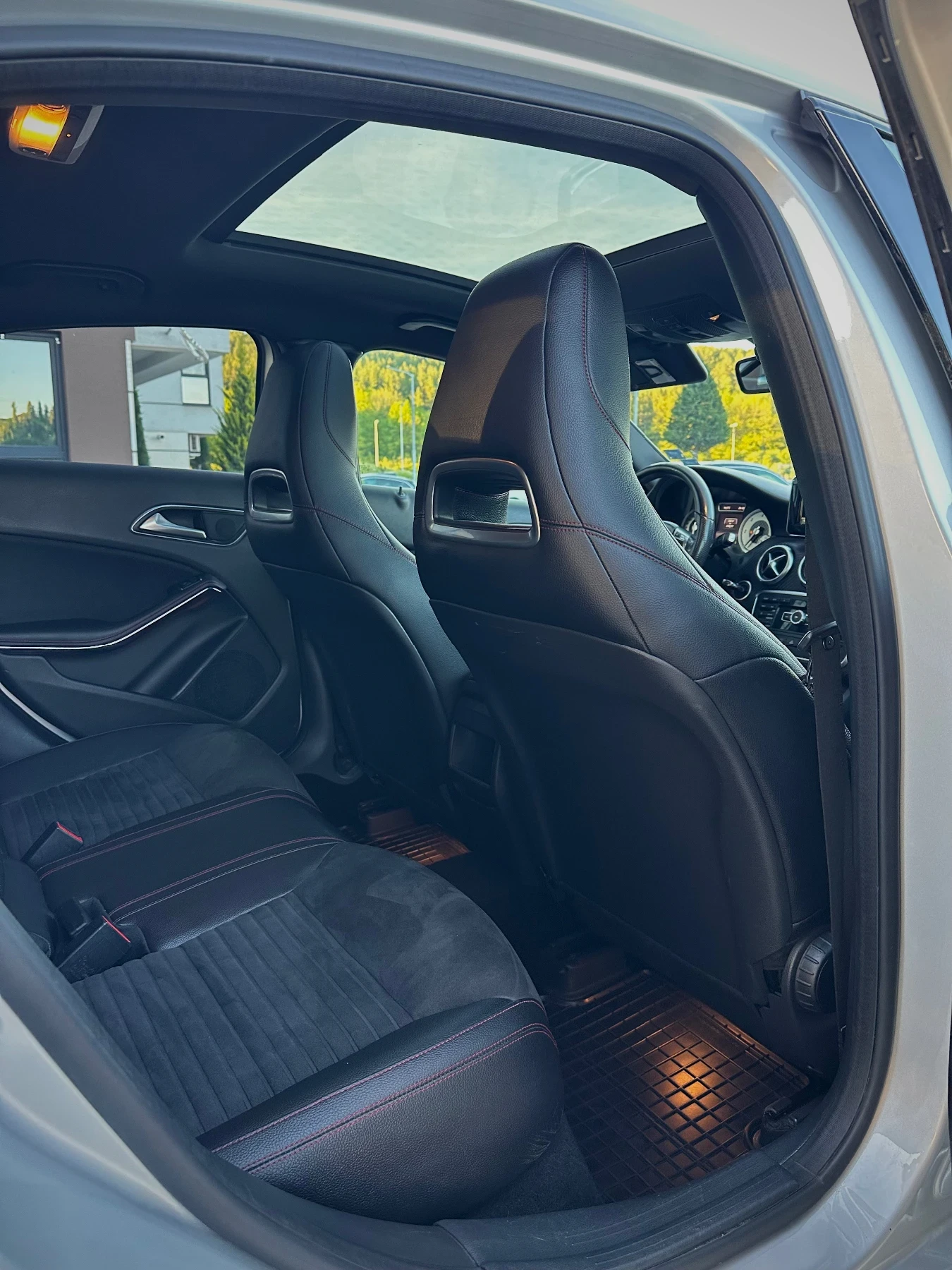 Mercedes-Benz A 200 AMG, снимка 14 - Автомобили и джипове - 54723772