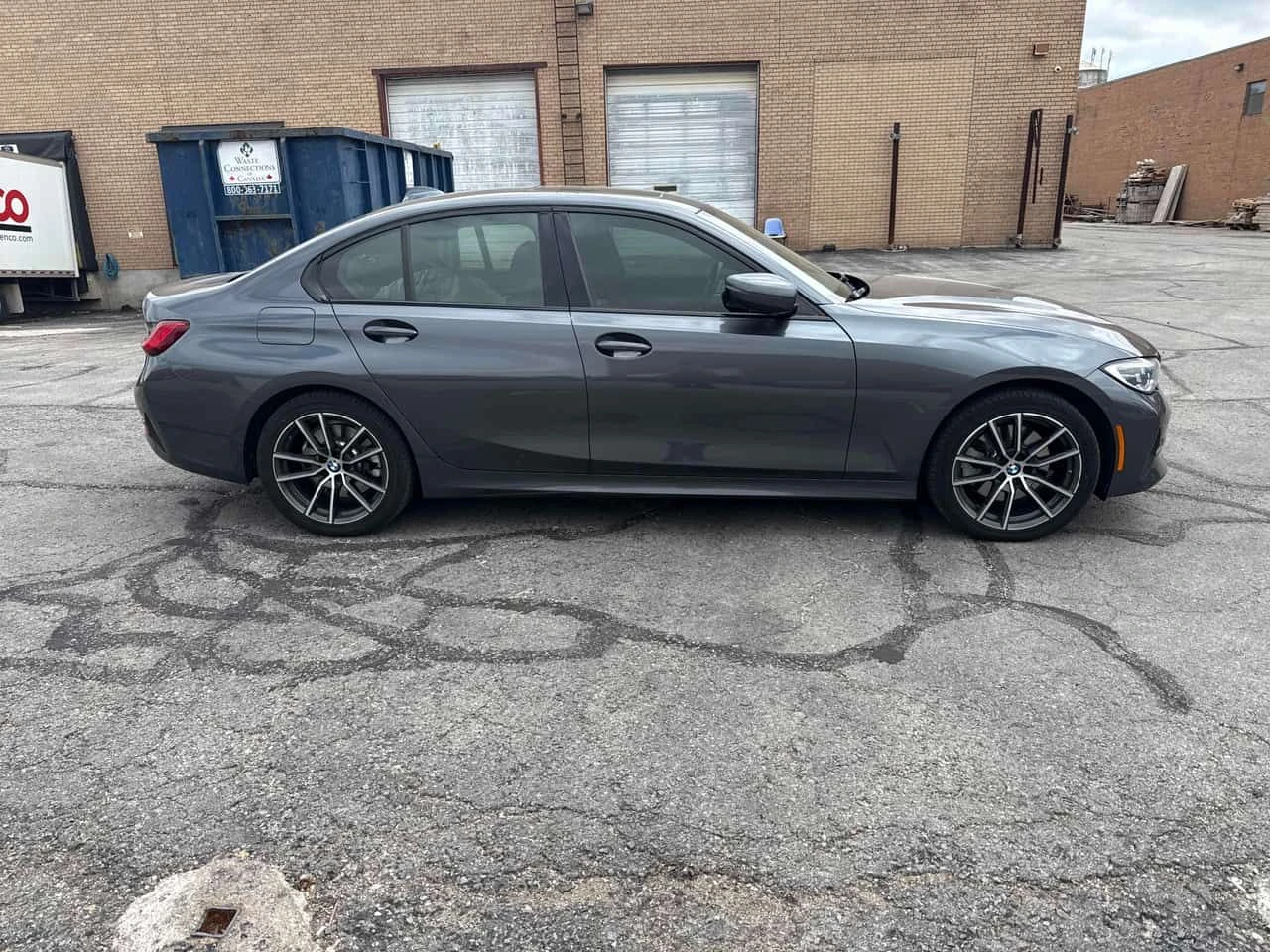BMW 330 * xDrive * CARFAX * ПАНО * + ГУМИ, снимка 3 - Автомобили и джипове - 54813838