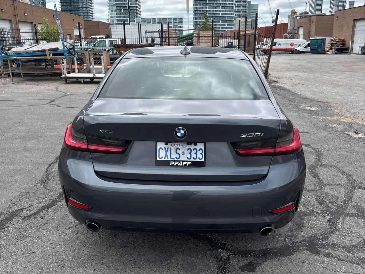 BMW 330 * xDrive * CARFAX * ПАНО * + ГУМИ, снимка 4 - Автомобили и джипове - 54813838