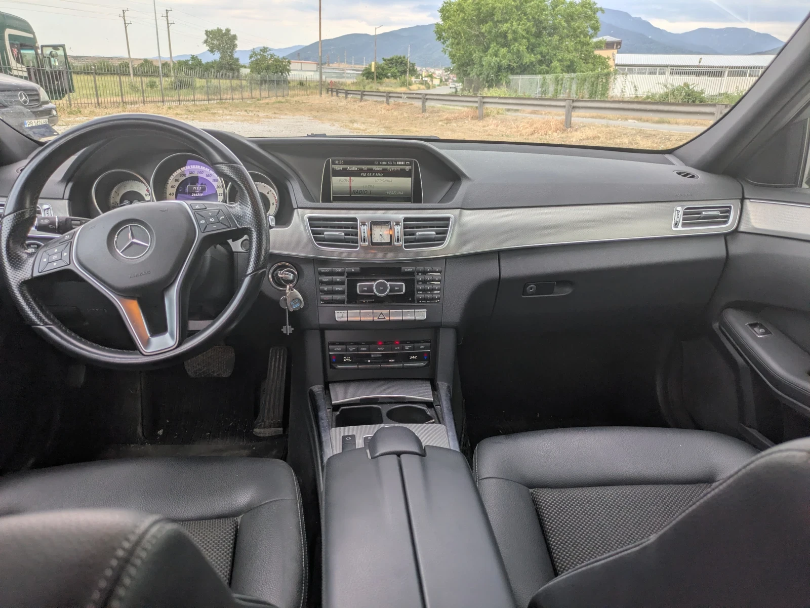 Mercedes-Benz E 250 CDI, снимка 13 - Автомобили и джипове - 55016652