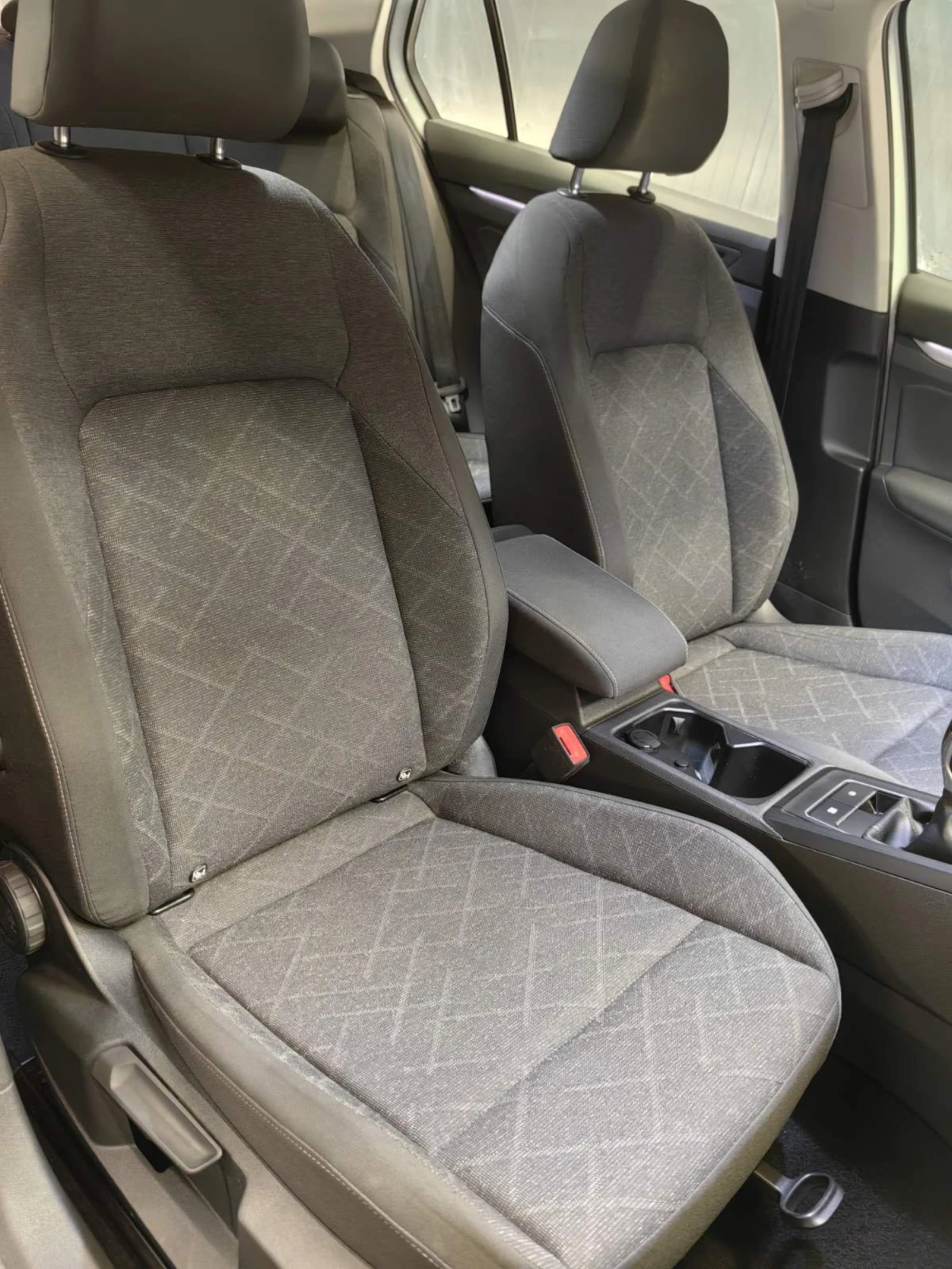 VW Golf 8* 2.0TDI* 116PS* DIGITAL* AUX* NAVI* 172000KM* TO, снимка 5 - Автомобили и джипове - 55022814