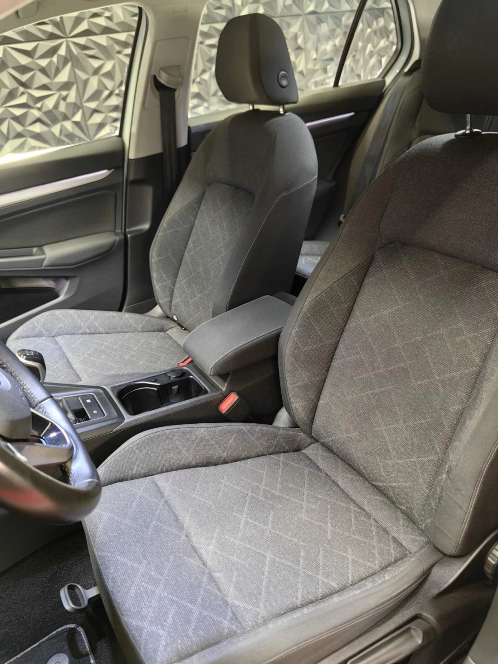 VW Golf 8* 2.0TDI* 116PS* DIGITAL* AUX* NAVI* 172000KM* TO, снимка 3 - Автомобили и джипове - 55022814