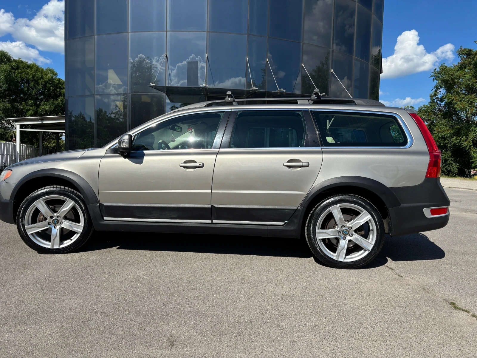 Volvo Xc70 D5, снимка 13 - Автомобили и джипове - 55308274