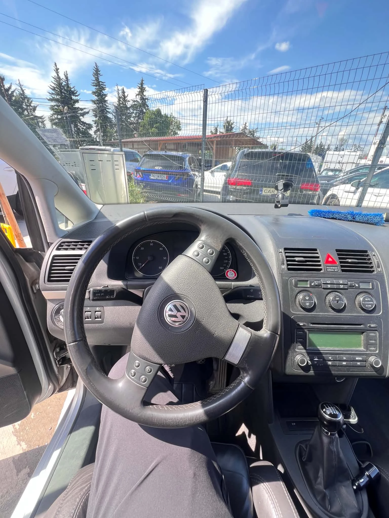 VW Touran, снимка 10 - Автомобили и джипове - 55422576