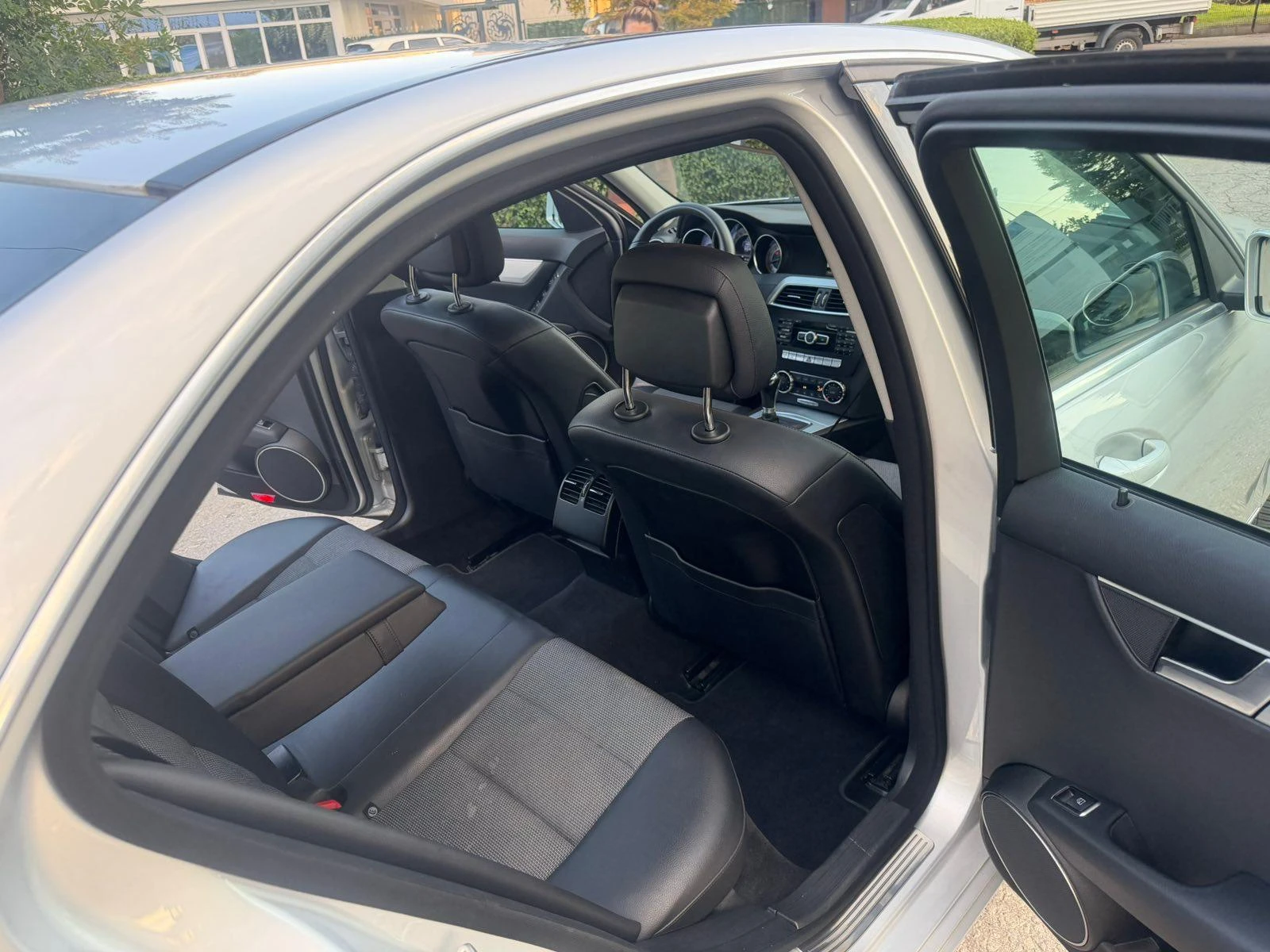 Mercedes-Benz C 180 115 kw, снимка 11 - Автомобили и джипове - 55659479