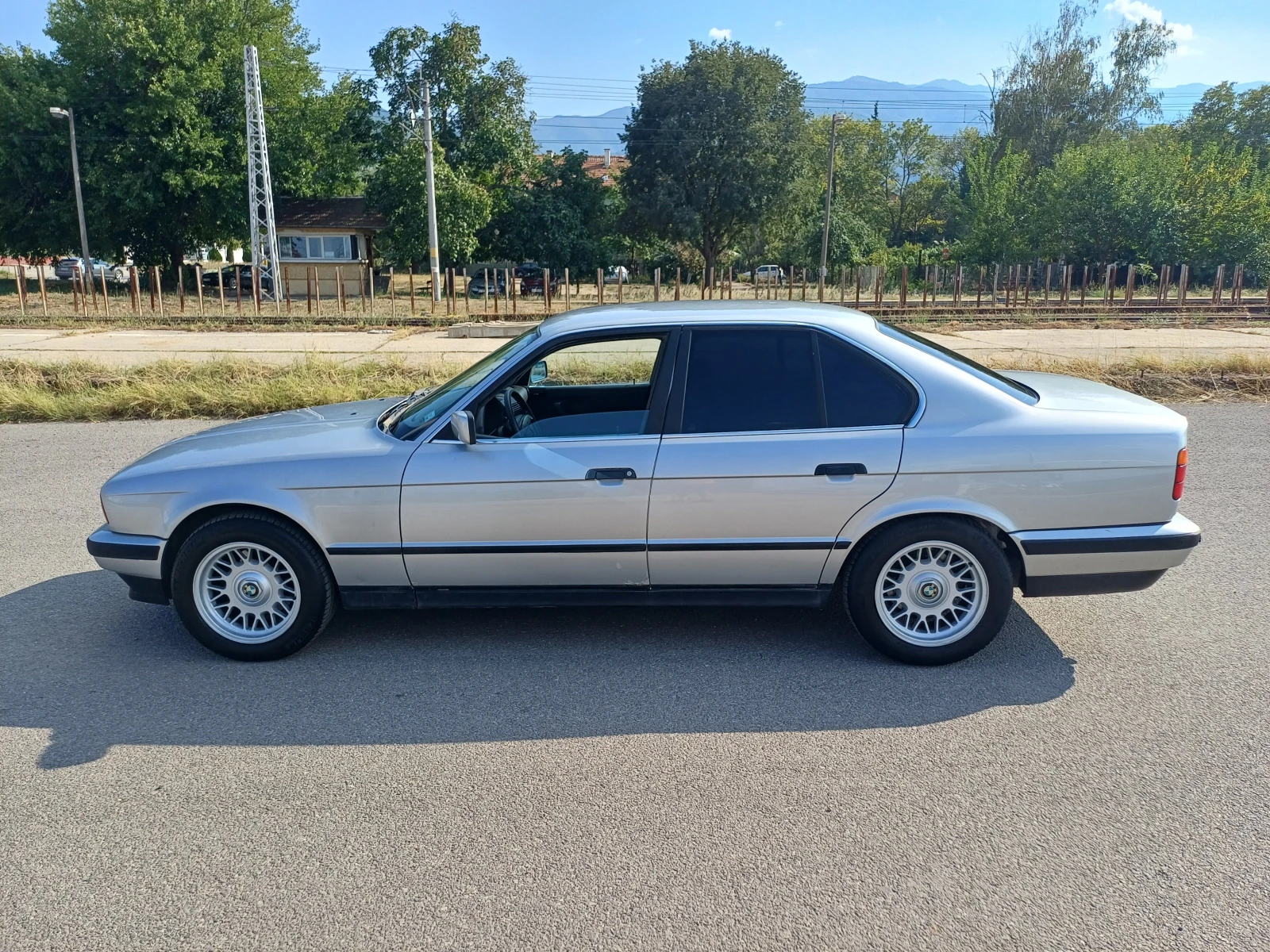 BMW 525, снимка 5 - Автомобили и джипове - 55793169