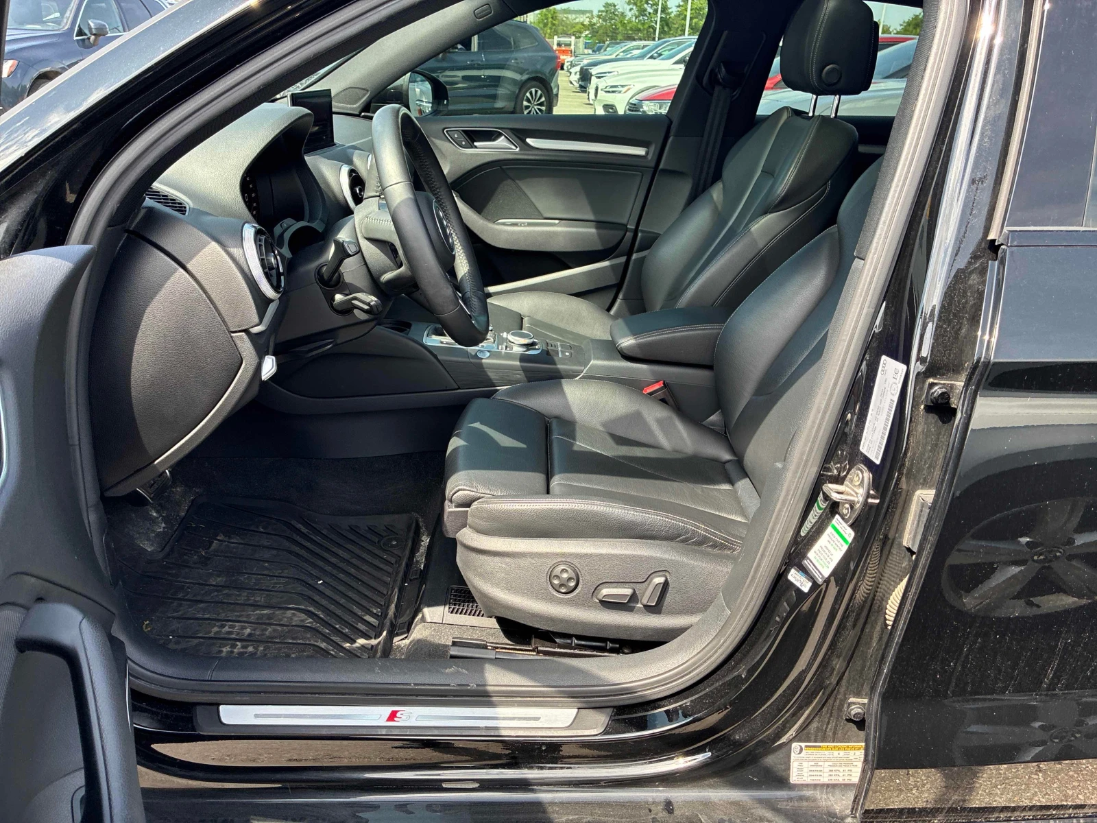 Audi A3 * Technik S-line* DISTRONIC* CARFAX* , снимка 5 - Автомобили и джипове - 55911548