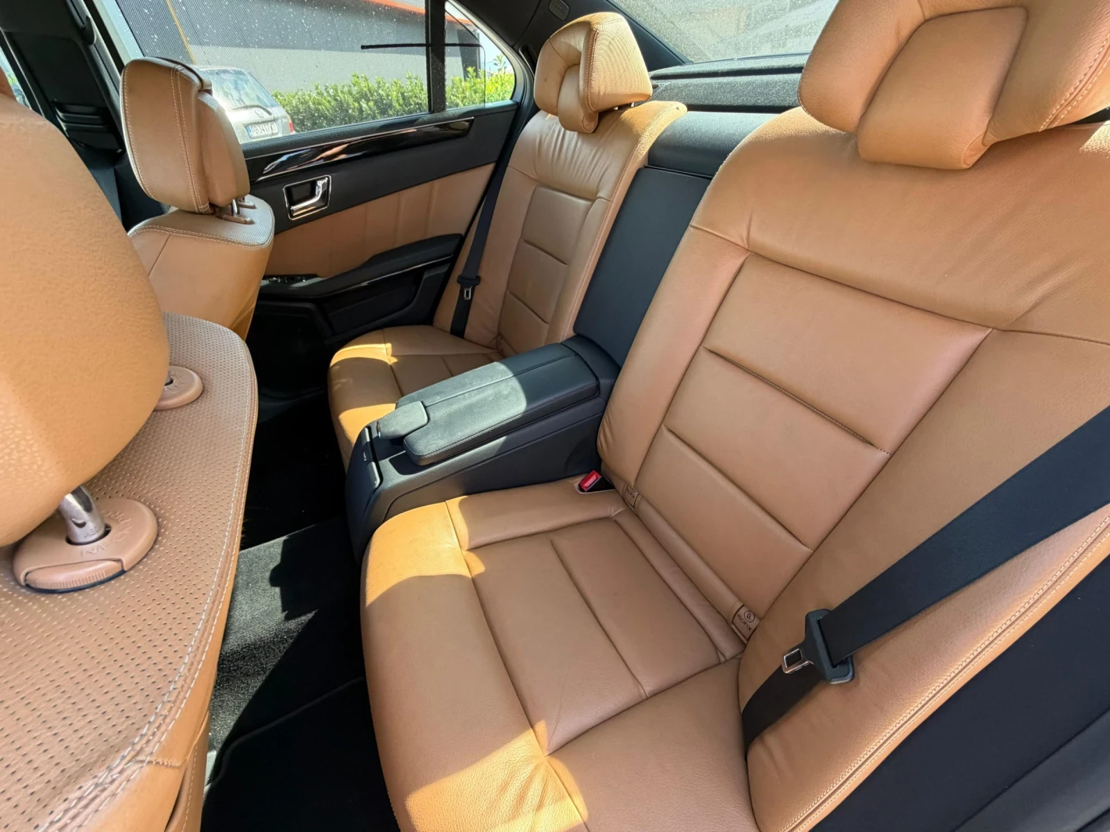 Mercedes-Benz E 350 265PS, снимка 7 - Автомобили и джипове - 55958769
