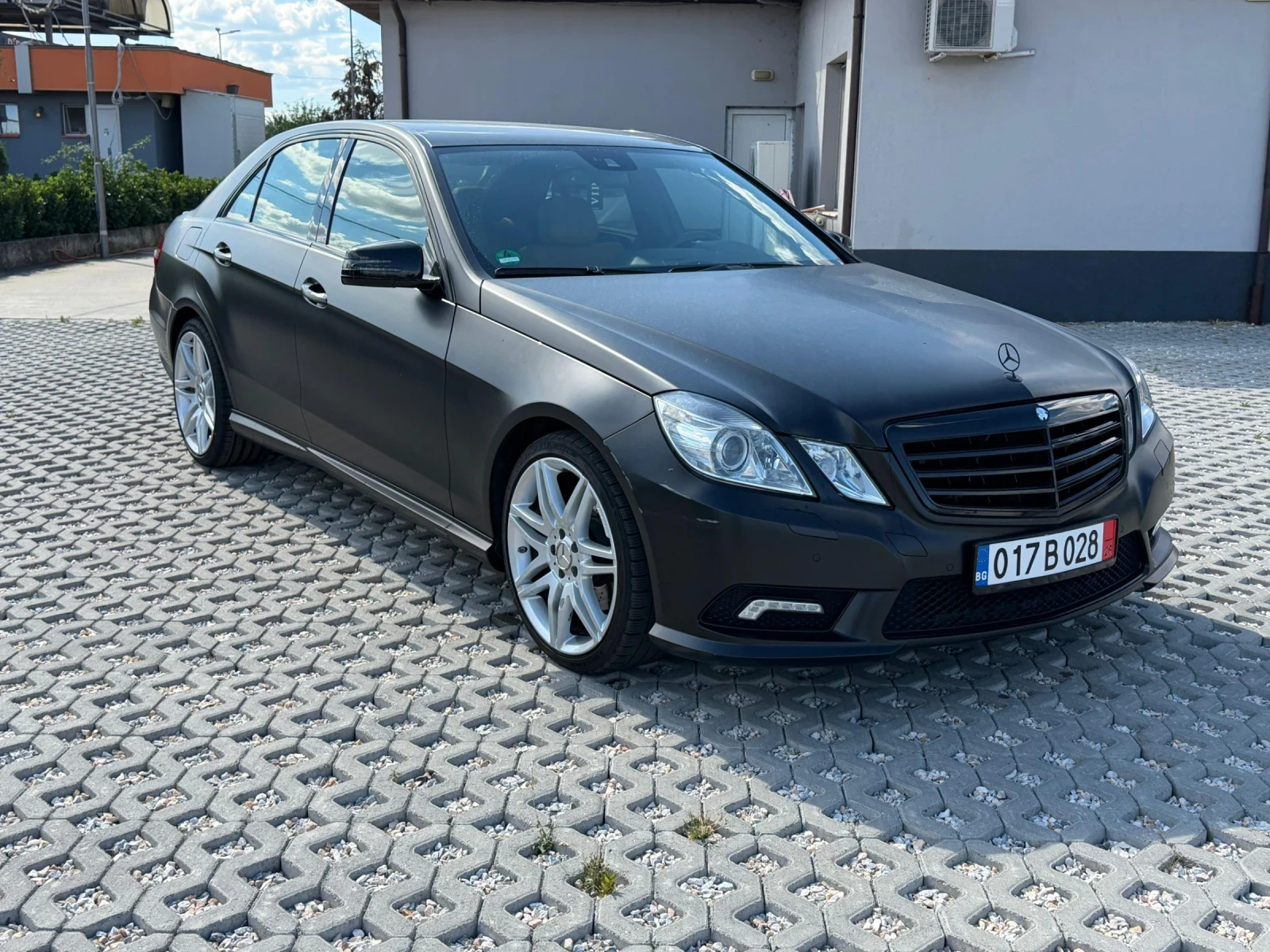 Mercedes-Benz E 350 265PS, снимка 2 - Автомобили и джипове - 55958769