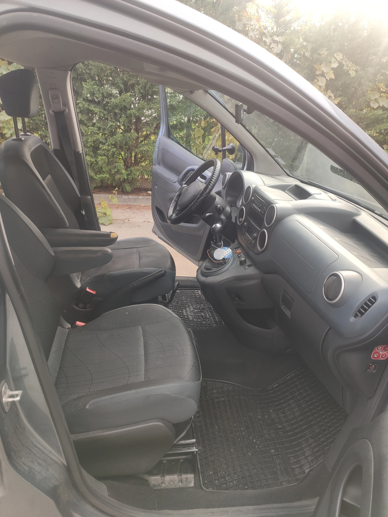 Peugeot Partner Tepee, снимка 14 - Автомобили и джипове - 56700189