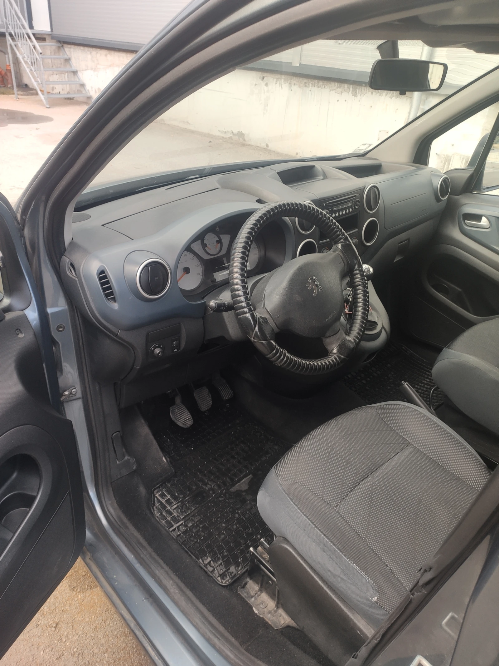 Peugeot Partner Tepee, снимка 15 - Автомобили и джипове - 56700189