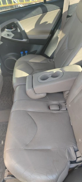 Toyota Rav4 Luxury Закупена от Тойота ТМ Ауто , снимка 11
