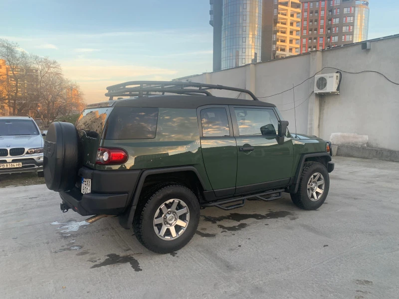 Toyota Fj cruiser 4.0L V6 4x4, снимка 4 - Автомобили и джипове - 46727538