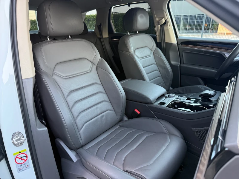 VW Touareg 3.0TDIV6 4MOTION/DIGITAL/DISTRONIC/ПОДГРЕВ/ИСТОРИЯ, снимка 8 - Автомобили и джипове - 53021094