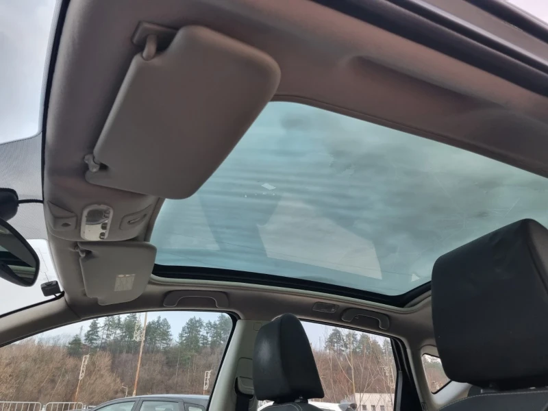 Nissan Qashqai 2.0i Автомат ШВЕЙЦАРИЯ, снимка 13 - Автомобили и джипове - 53026778