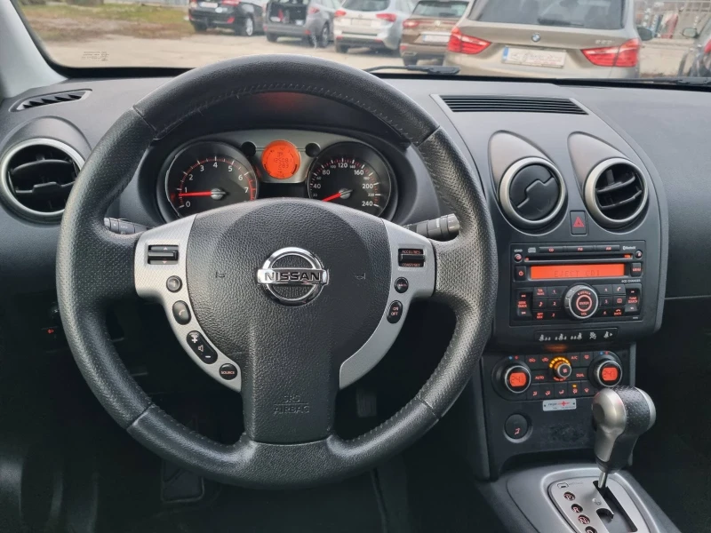 Nissan Qashqai 2.0i Автомат ШВЕЙЦАРИЯ, снимка 10 - Автомобили и джипове - 53026778