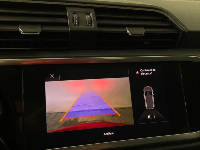 Audi Q3 quattro Komfort 40 TFSI* КАМЕРА* МЪРТВАТОЧКА* ПАНО, снимка 16 - Автомобили и джипове - 53411661