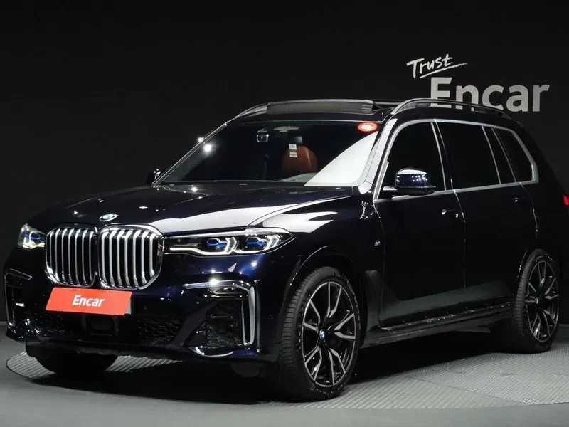 BMW X7 30d xDrive M/ LASER/ AMBIENT/ PANO/ HARMAN/ 6МЕСТА