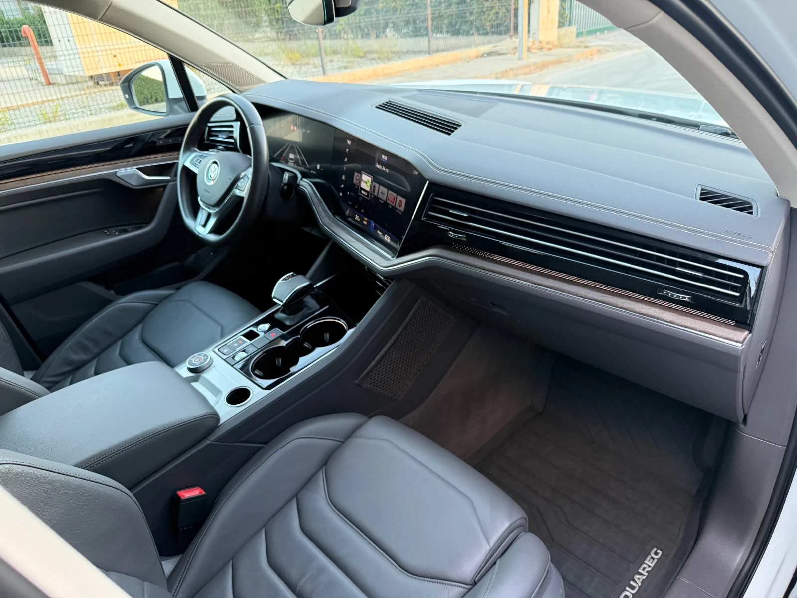 VW Touareg 3.0TDIV6 4MOTION/DIGITAL/DISTRONIC/ПОДГРЕВ/ИСТОРИЯ - изображение 7