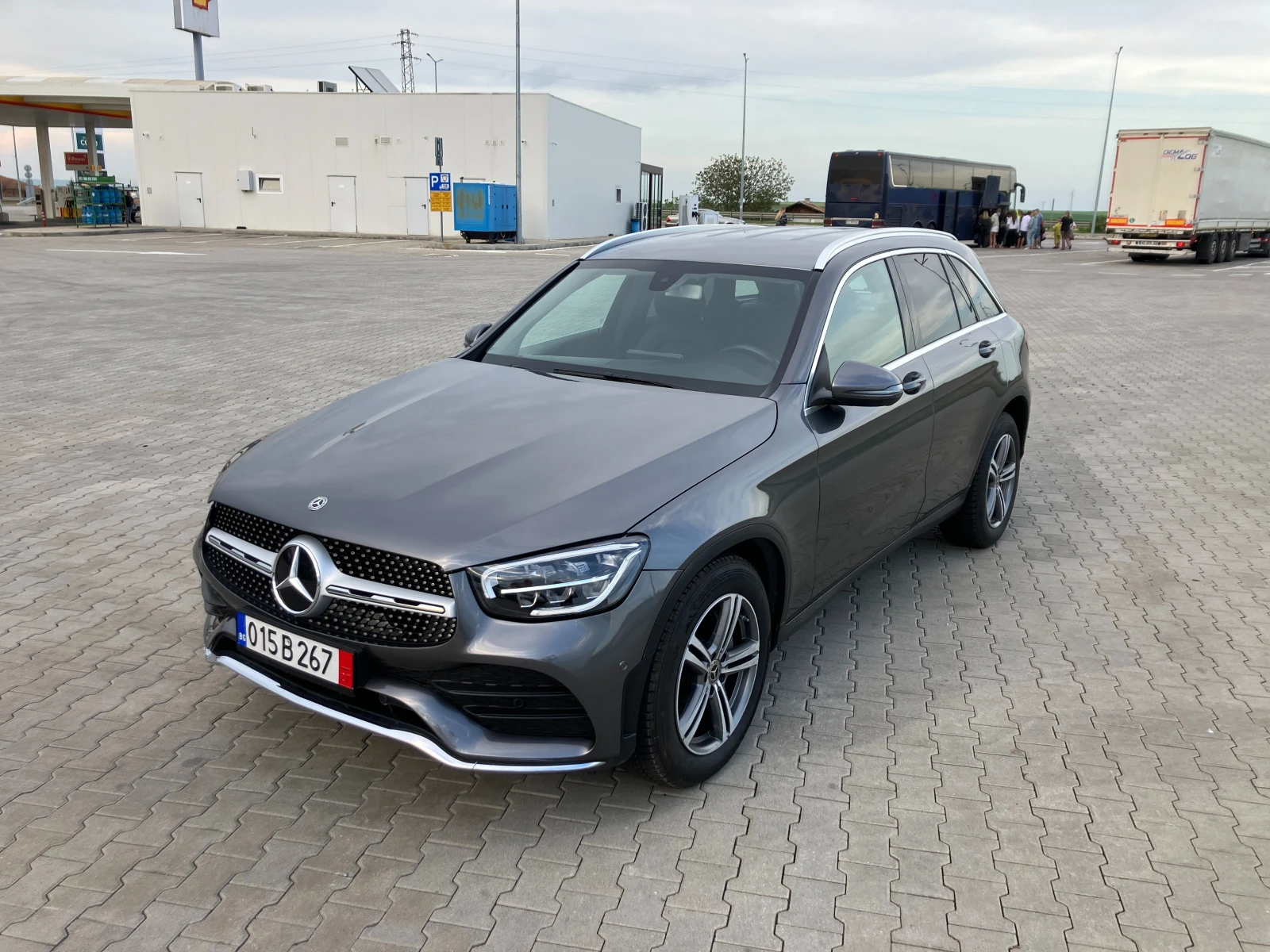 Mercedes-Benz GLC 300 d AMG, снимка 2 - Автомобили и джипове - 54525529