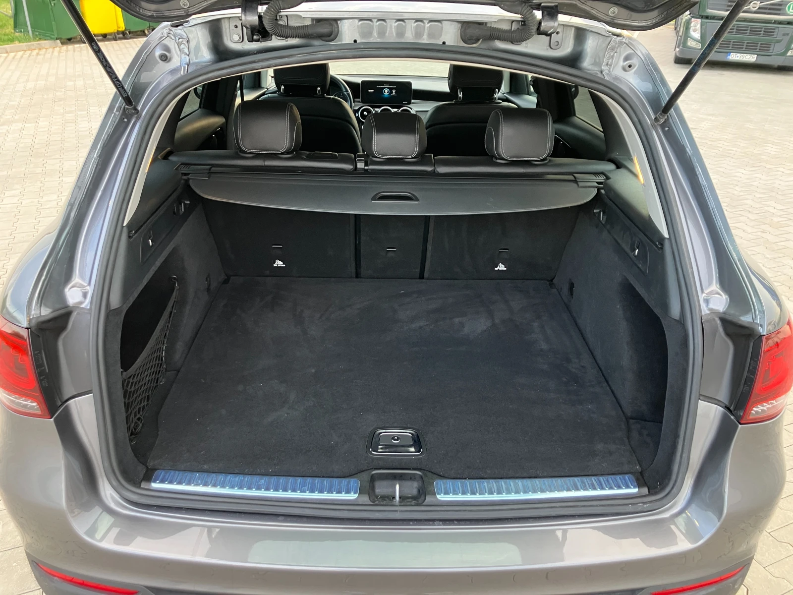 Mercedes-Benz GLC 300 d AMG, снимка 16 - Автомобили и джипове - 54525529