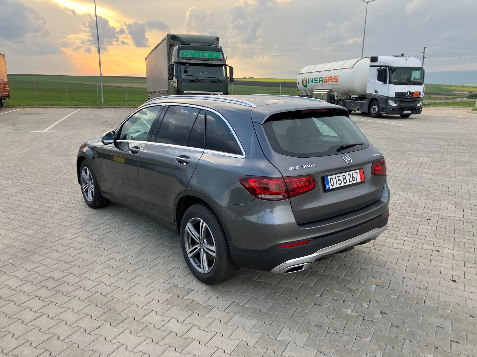 Mercedes-Benz GLC 300 d AMG, снимка 6 - Автомобили и джипове - 54525529