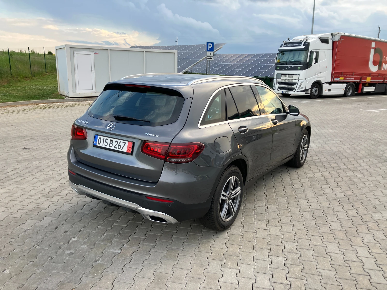 Mercedes-Benz GLC 300 d AMG, снимка 8 - Автомобили и джипове - 54525529