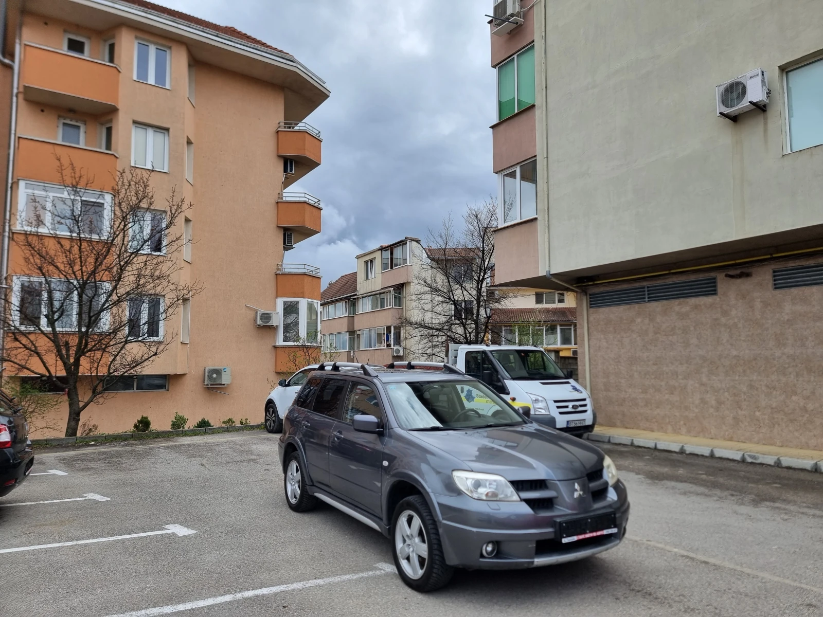 Mitsubishi Outlander 2.0i* ГАЗ-БЕНЗИН* 4Х4* , снимка 3 - Автомобили и джипове - 54081221