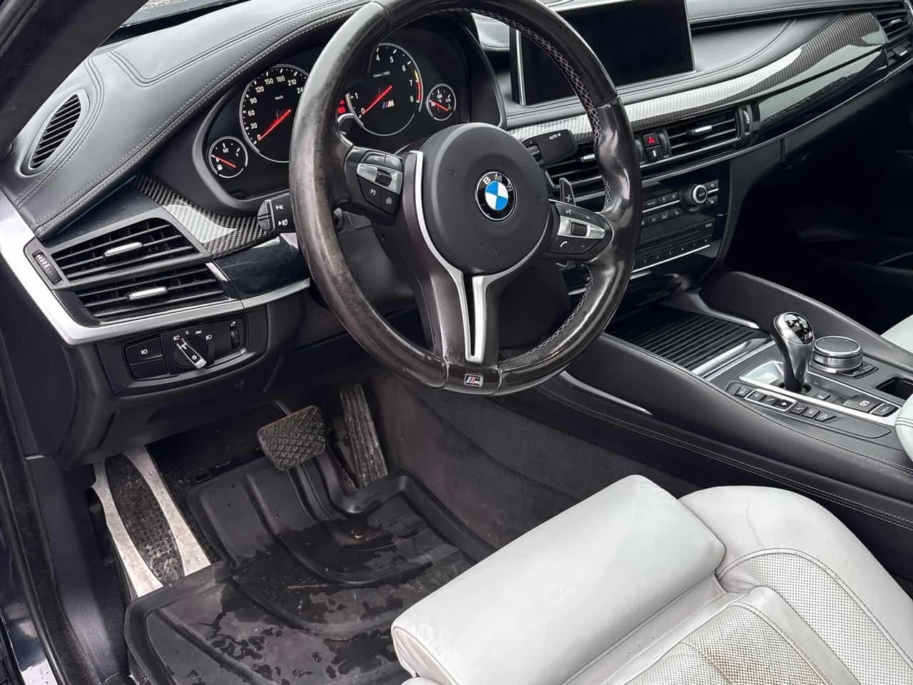BMW X6 * X6 M* ДИСТРОНИК* 360 КАМЕРА* ОБДУХВАНЕ* , снимка 7 - Автомобили и джипове - 54358126