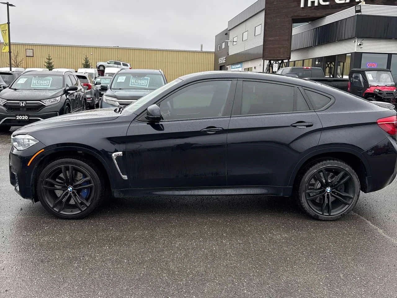 BMW X6 * X6 M* ДИСТРОНИК* 360 КАМЕРА* ОБДУХВАНЕ* , снимка 3 - Автомобили и джипове - 54358126