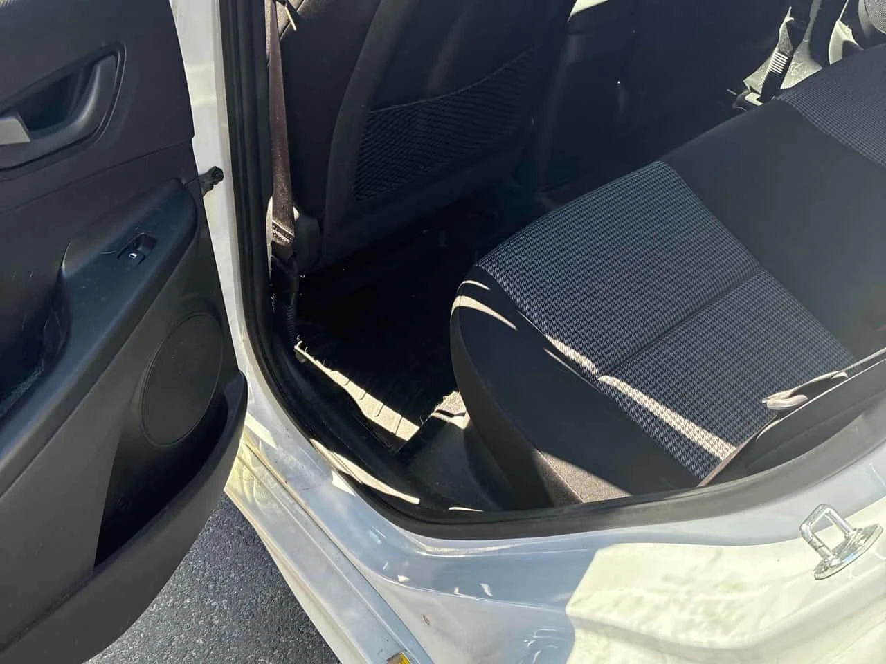 Hyundai Kona * Urban Edition * KEYLESS* �������*  | Mobile.bg � ����������� 13