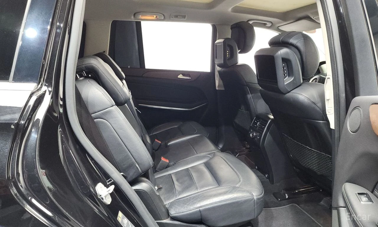 Mercedes-Benz GLS 500 * 4MATIC* AMG* ПОДГРЕВ* TV* ПАНОРАМА* , снимка 10 - Автомобили и джипове - 54460345