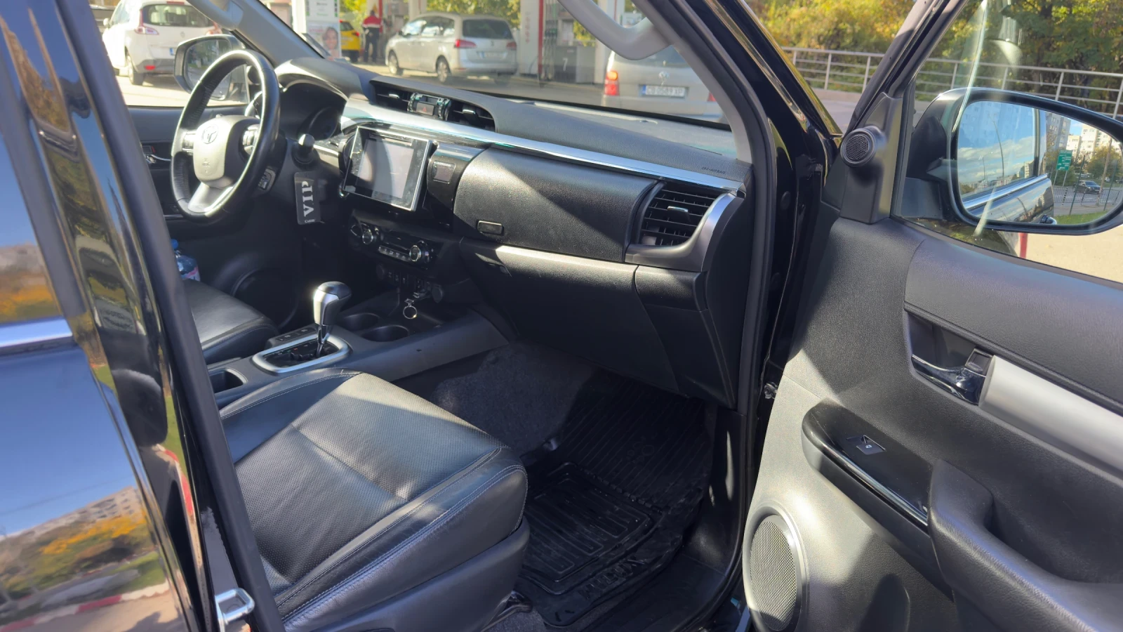Toyota Hilux, снимка 11 - Автомобили и джипове - 54688477