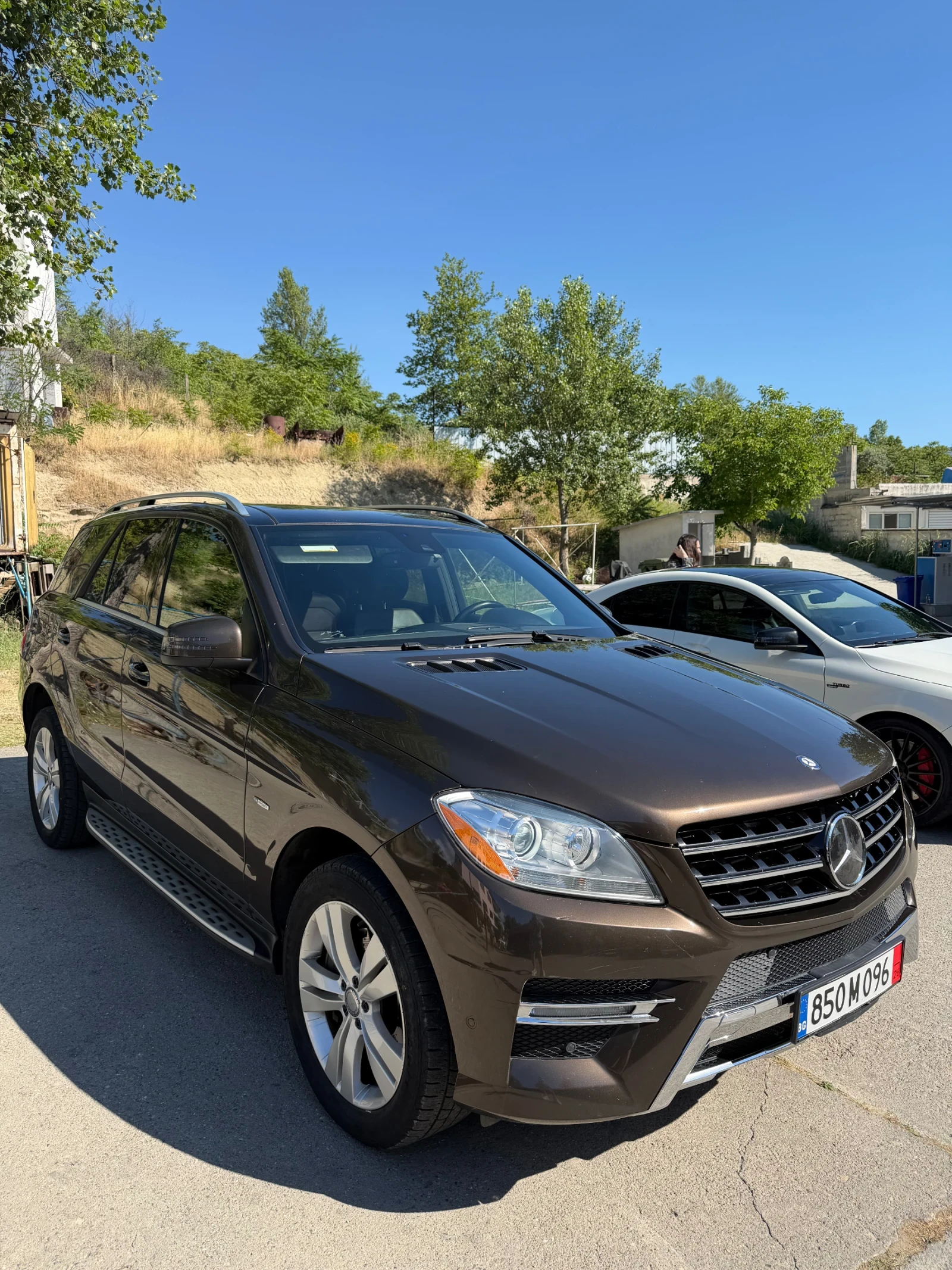 Mercedes-Benz ML 350 AMG / 4MATIC / DISTRONIC / ОБДУХВАНЕ / ПАНОРАМА / , снимка 2 - Автомобили и джипове - 54908675