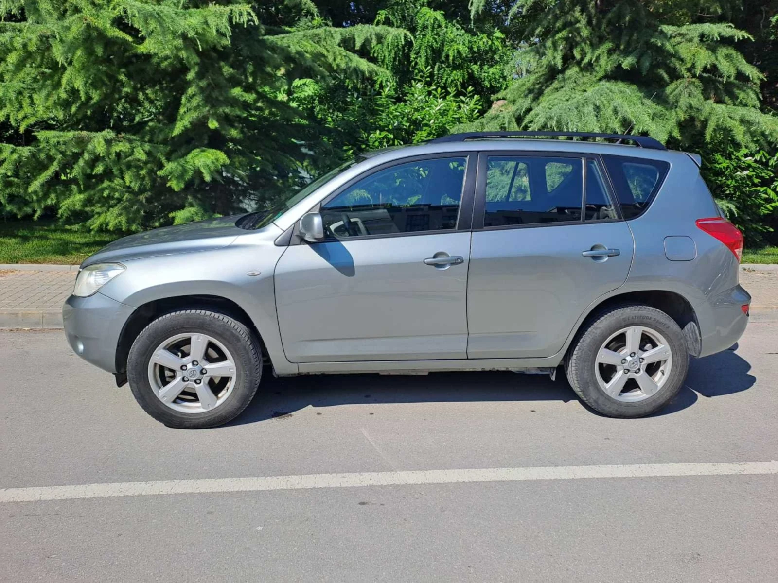 Toyota Rav4 2.0 VVTI, снимка 6 - Автомобили и джипове - 55371973