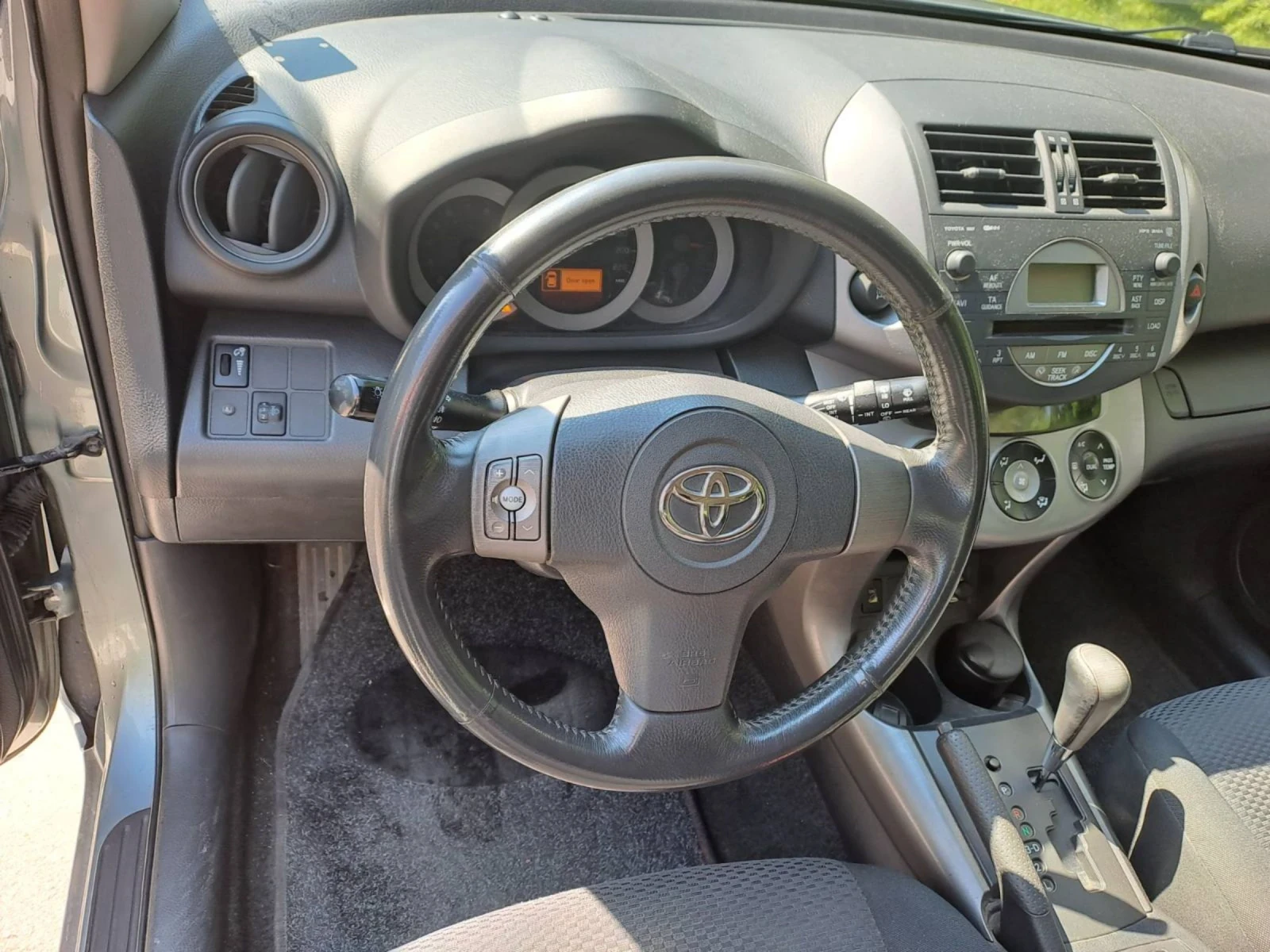 Toyota Rav4 2.0 VVTI, снимка 8 - Автомобили и джипове - 55371973