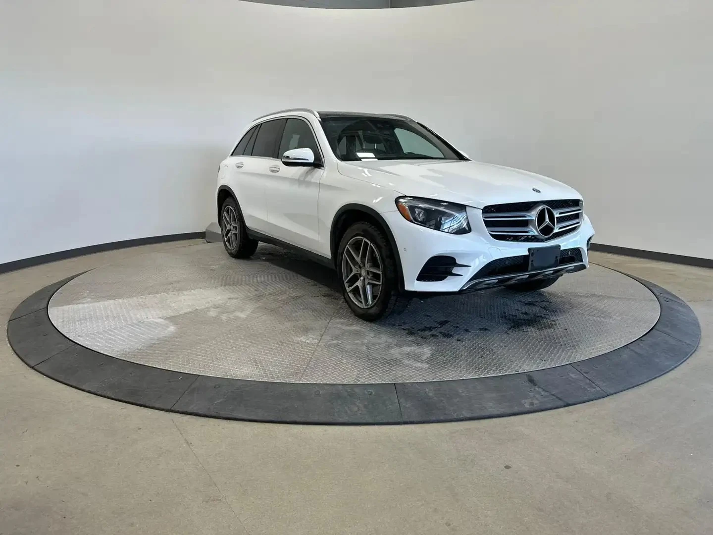 Mercedes-Benz GLC 300 ЦЕНА ДО БЪЛГАРИЯ РЕГИСТРАЦИЯ & АВТОКРЕДИТ, снимка 2 - Автомобили и джипове - 55418111