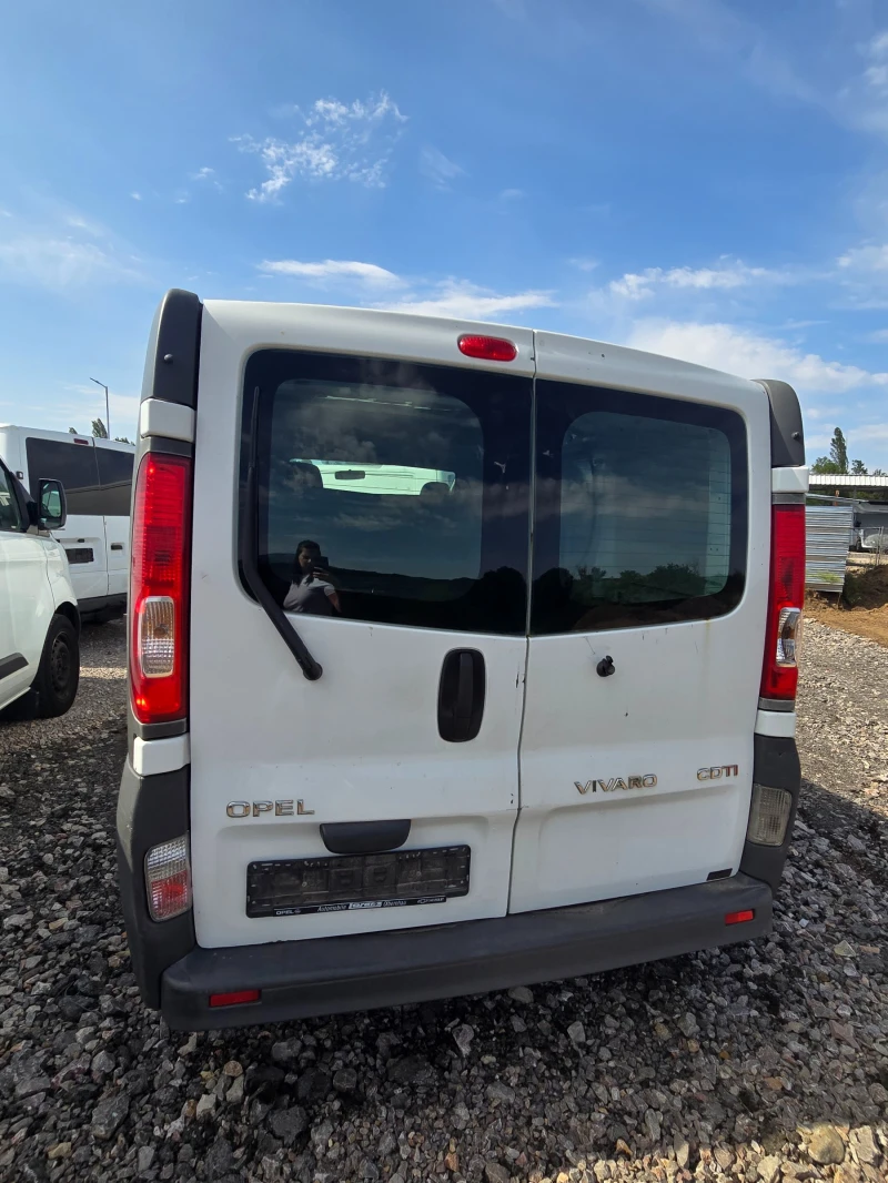 Opel Vivaro, снимка 5 - Бусове и автобуси - 52501186